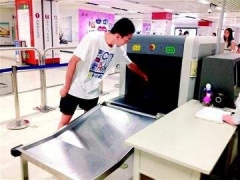 失而復得，錢包居然是掉在行李安檢機里面了！